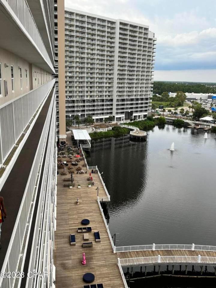 Snowbirds Are Welcome Laketown Wharf Resort Family Friendly Condos 2Nd And 3Rd Floor Just Steps To The Beach 5 Pools Lake View Panama City Beach Exterior photo